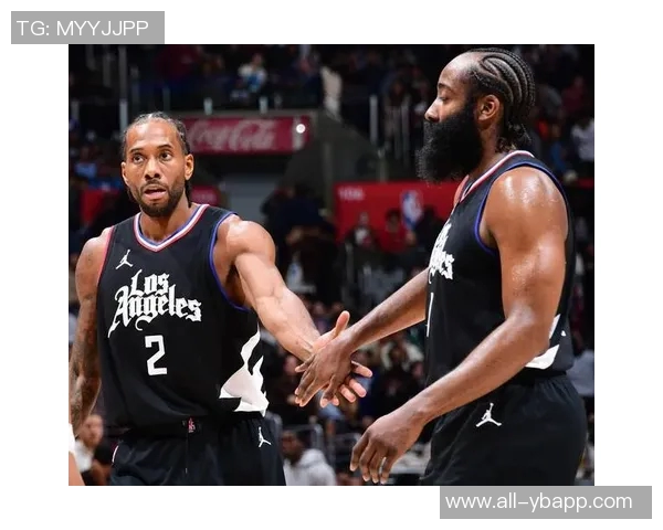 小卡表现起伏不定17投9中斩获22分8篮板6助攻三分球全失落空