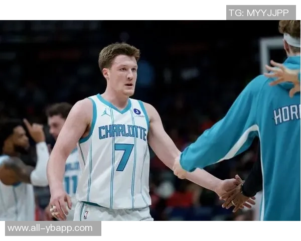 弗拉格新秀赛季表现亮眼场均得分192分紧追克尼佩尔仅差02分