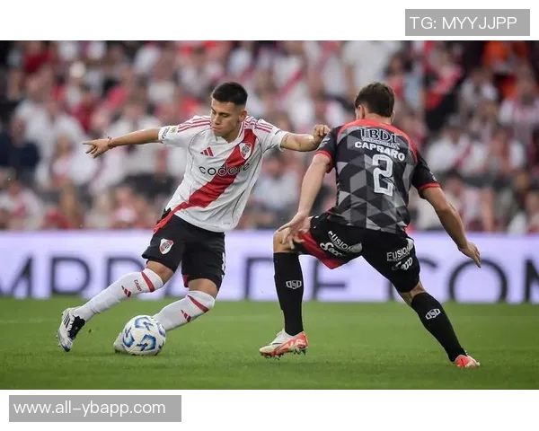 埃切维里出场时间受限药厂总监强调球队防守需稳固